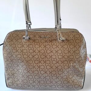 Calvin Klein Tan Shoulder Bag with Elegant Design